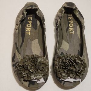 Report Camouflage Flats with Floral Accent